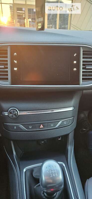 Универсал Peugeot 308 2018 в Львове