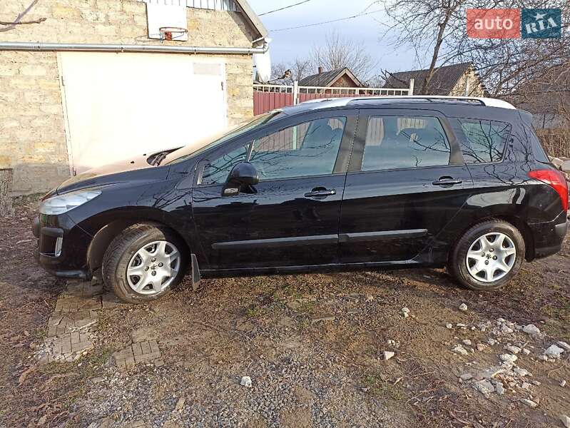 Универсал Peugeot 308 2008 в Раздельной