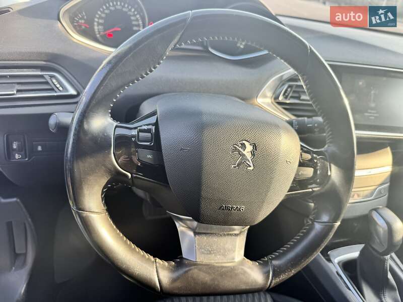 Універсал Peugeot 308 2015 в Рівному