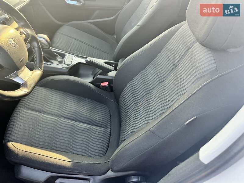 Універсал Peugeot 308 2015 в Рівному