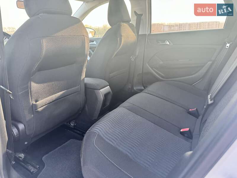 Універсал Peugeot 308 2015 в Рівному