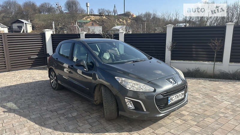 Хэтчбек Peugeot 308 2012 в Львове