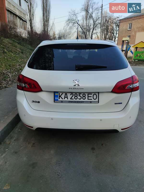 Универсал Peugeot 308 2015 в Киеве