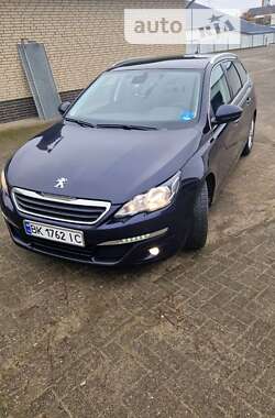 Универсал Peugeot 308 2015 в Вараше