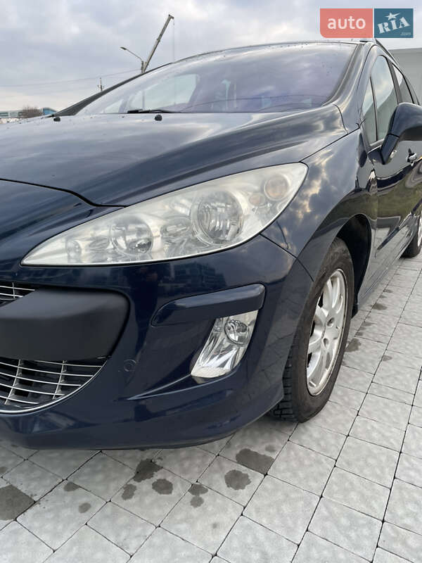 Універсал Peugeot 308 2010 в Львові