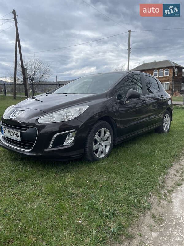Хэтчбек Peugeot 308 2011 в Коломые