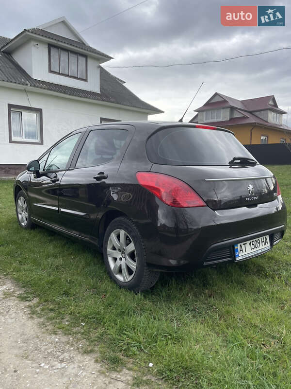 Хэтчбек Peugeot 308 2011 в Коломые