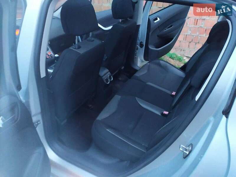 Хэтчбек Peugeot 308 2008 в Сторожинце