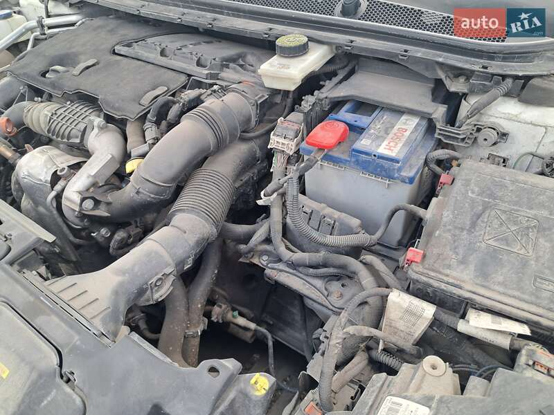 Хэтчбек Peugeot 308 2015 в Запорожье