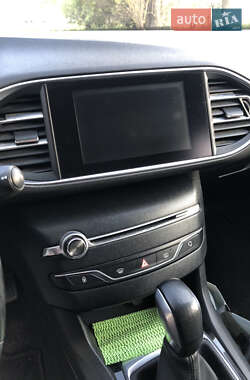 Универсал Peugeot 308 2015 в 