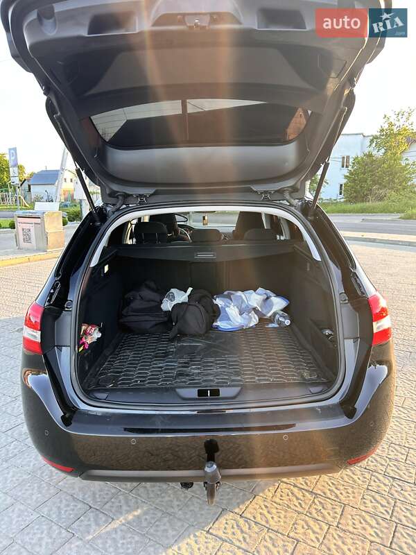 Універсал Peugeot 308 2017 в Дрогобичі