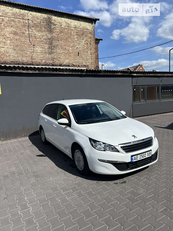 Универсал Peugeot 308 2015 в Каменском