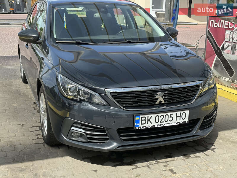 Універсал Peugeot 308 2017 в Рівному