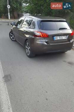 Хетчбек Peugeot 308 2014 в Дніпрі