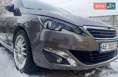 Хетчбек Peugeot 308 2014 в Дніпрі