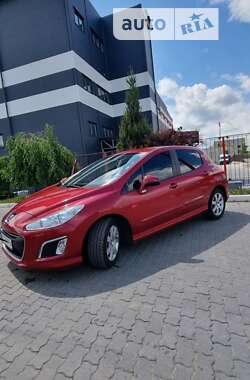 Хэтчбек Peugeot 308 2012 в Львове