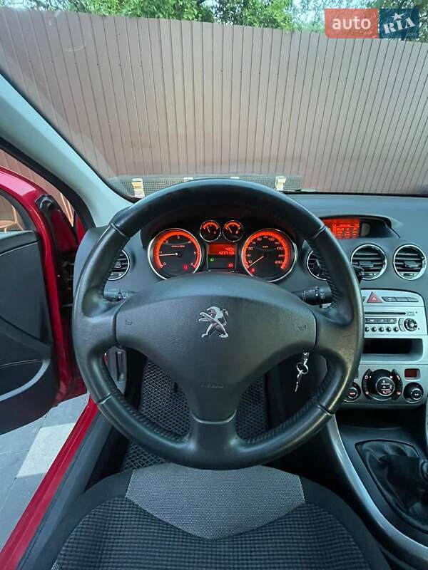 Хетчбек Peugeot 308 2011 в Бучачі