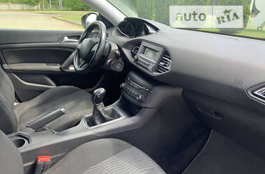Хэтчбек Peugeot 308 2015 в 
