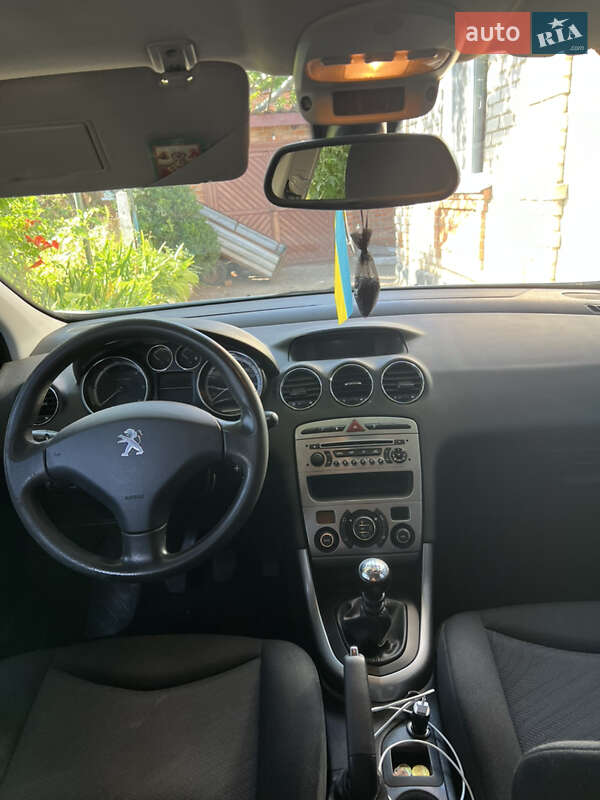 Универсал Peugeot 308 2013 в Крюковщине