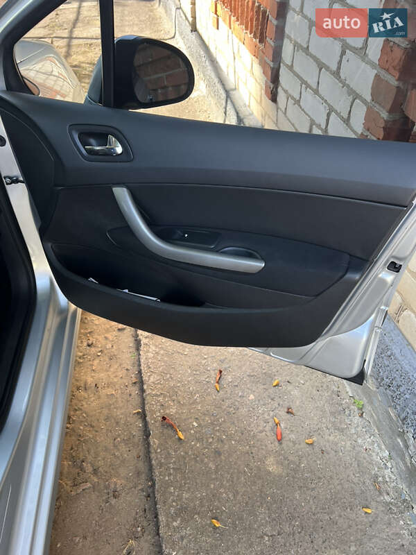 Универсал Peugeot 308 2013 в Крюковщине