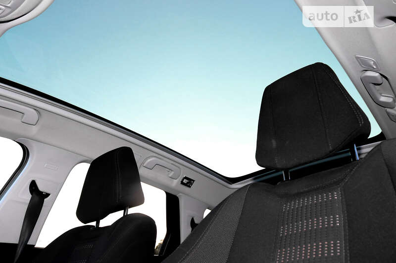 Універсал Peugeot 308 2015 в Тернополі