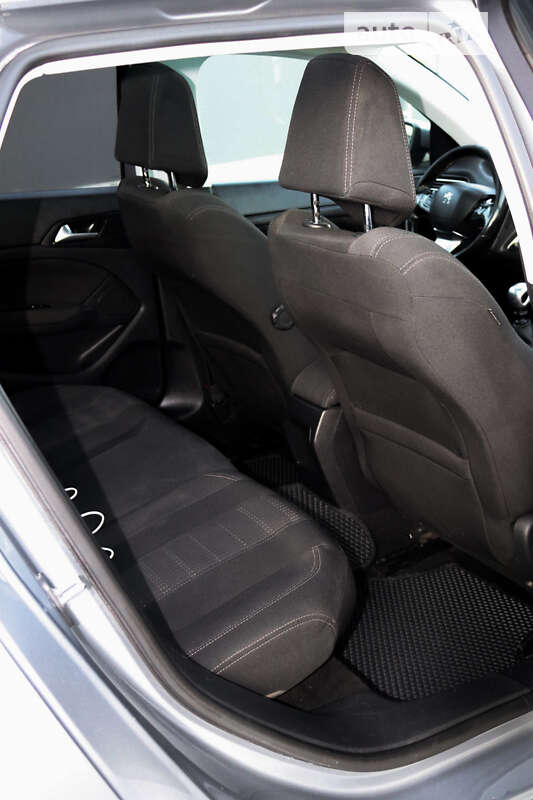 Універсал Peugeot 308 2015 в Тернополі