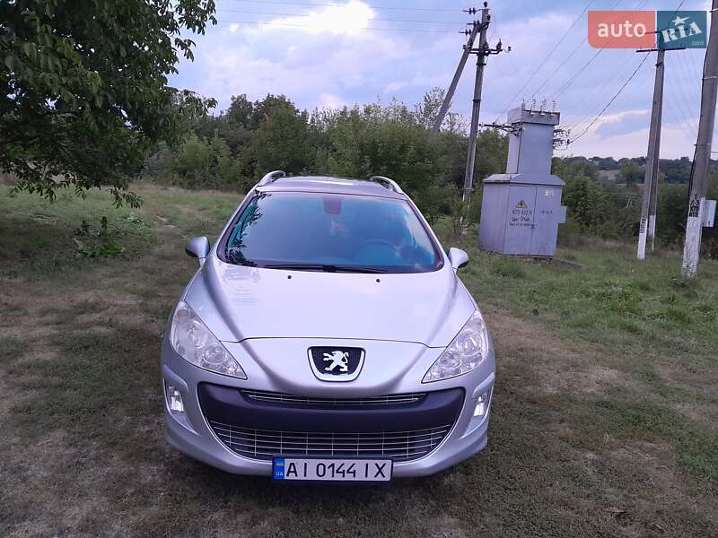 Универсал Peugeot 308 2010 в Киеве