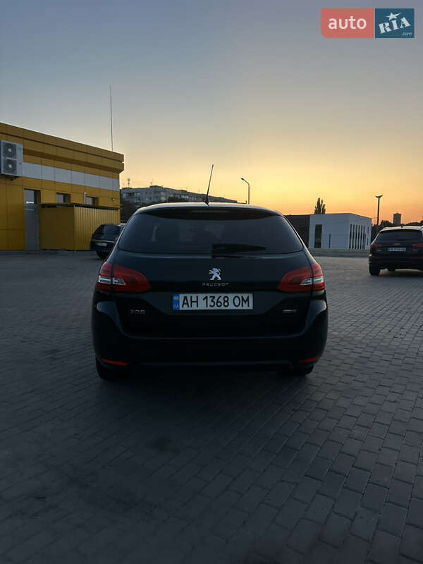 Універсал Peugeot 308 2015 в Рівному