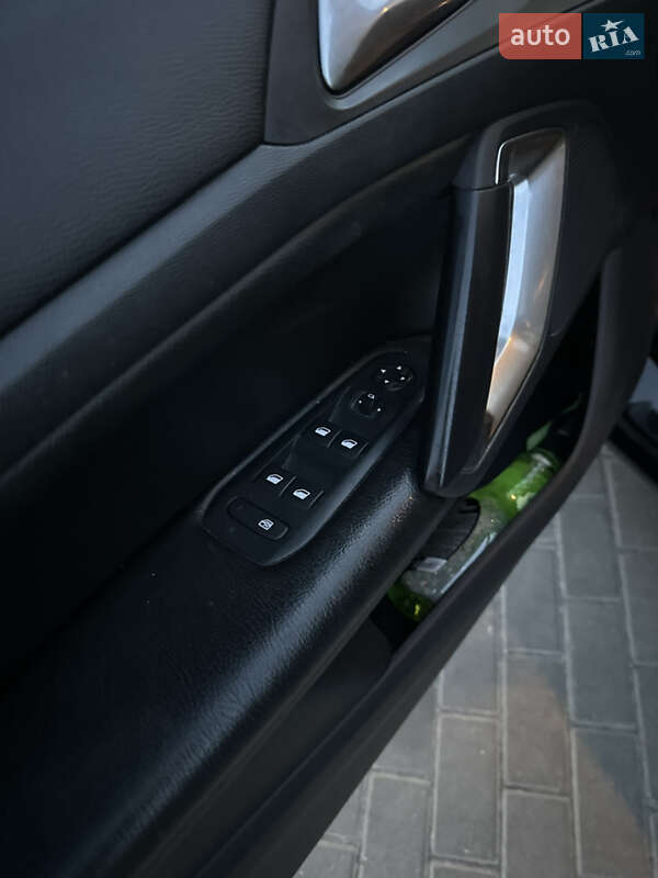 Універсал Peugeot 308 2015 в Рівному