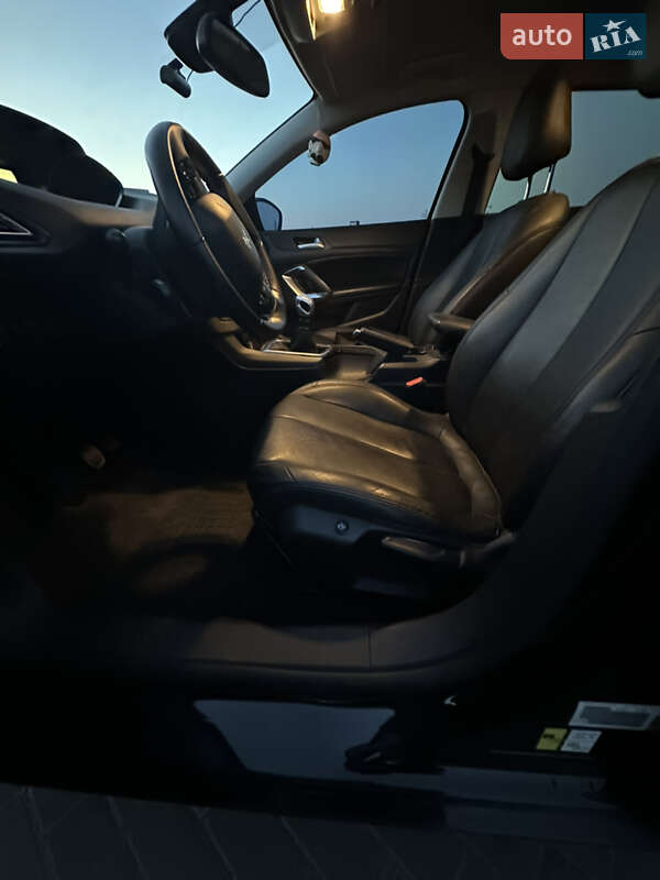 Універсал Peugeot 308 2015 в Рівному