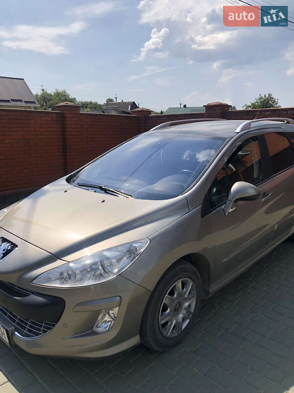 Универсал Peugeot 308 2010 в Хмельницком