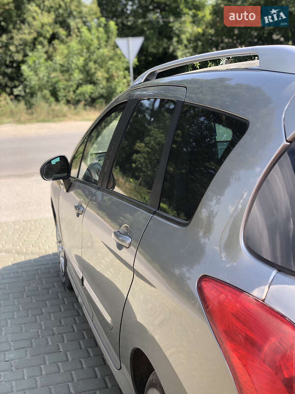 Универсал Peugeot 308 2010 в Хмельницком