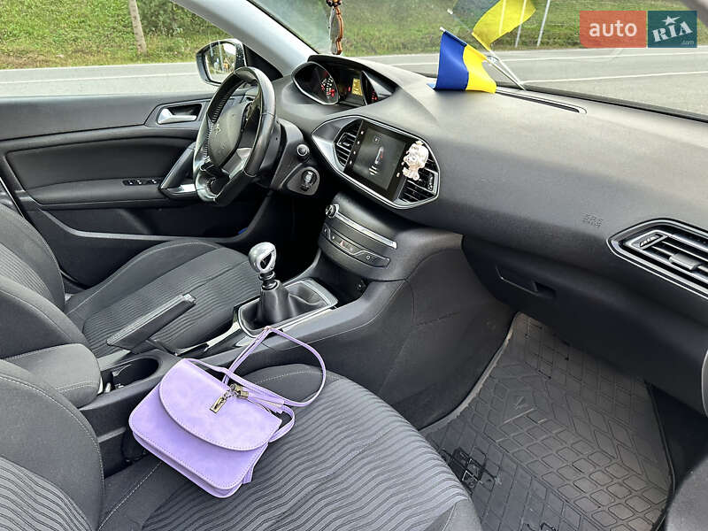 Универсал Peugeot 308 2014 в Великом Березном