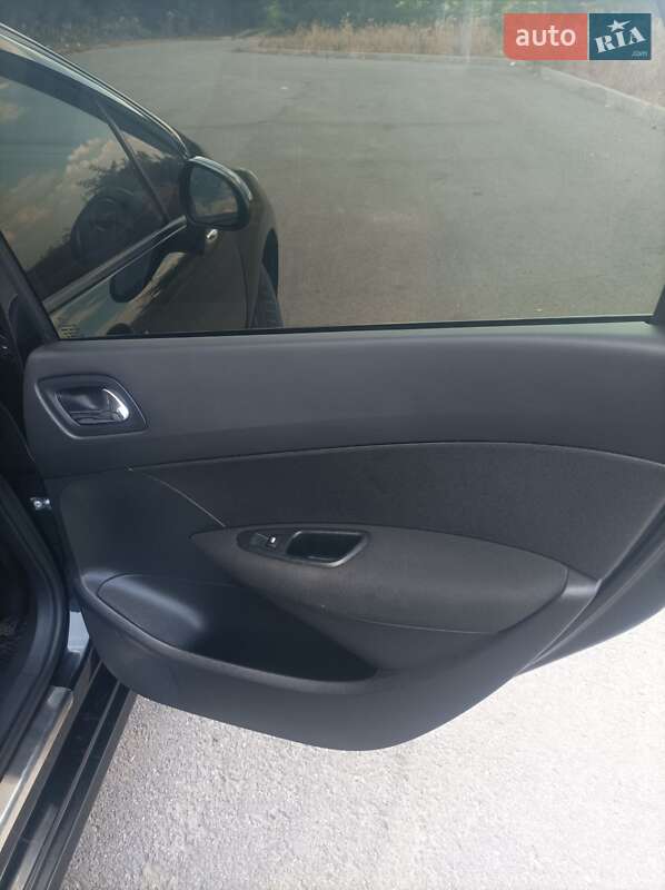 Універсал Peugeot 308 2011 в Дунаївцях