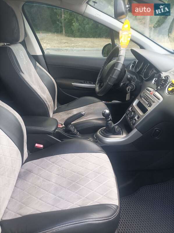 Універсал Peugeot 308 2011 в Дунаївцях