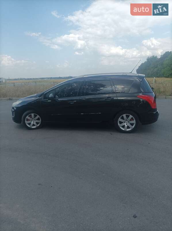 Універсал Peugeot 308 2011 в Дунаївцях