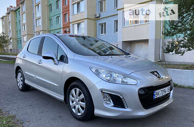 Хэтчбек Peugeot 308 2013 в Ровно