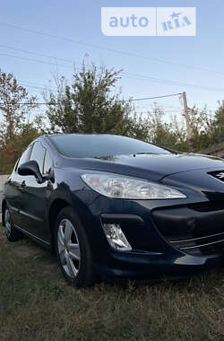 Хэтчбек Peugeot 308 2010 в Обухове