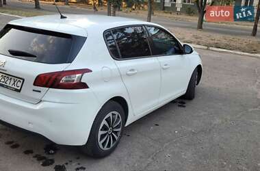 Хэтчбек Peugeot 308 2016 в Каменском