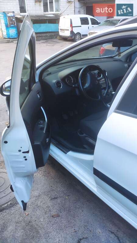 Универсал Peugeot 308 2011 в Виннице