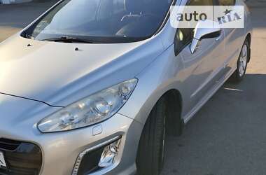 Хэтчбек Peugeot 308 2011 в Виннице