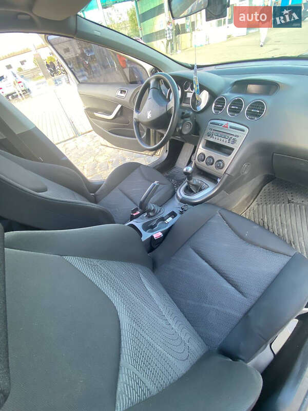 Хэтчбек Peugeot 308 2010 в Березному