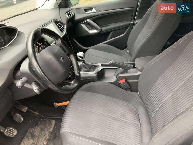 Универсал Peugeot 308 2015 в Львове