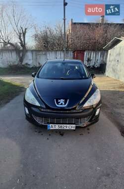 Хэтчбек Peugeot 308 2008 в Ивано-Франковске