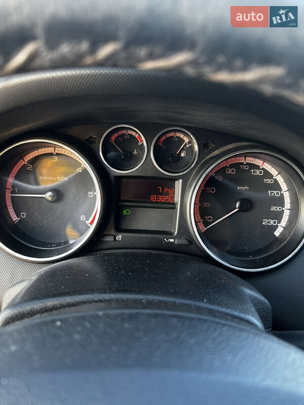 Универсал Peugeot 308 2010 в Тячеве