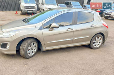 Хэтчбек Peugeot 308 2011 в Киеве