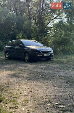 Універсал Peugeot 308 2015 в Старій Синяві