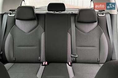 Хэтчбек Peugeot 308 2008 в 