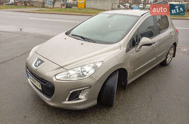 Хэтчбек Peugeot 308 2011 в Киеве