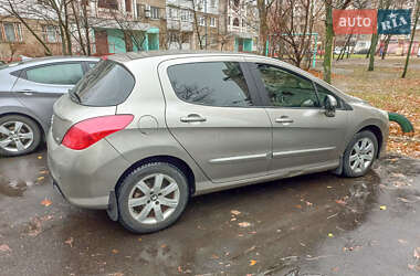 Хэтчбек Peugeot 308 2011 в Киеве